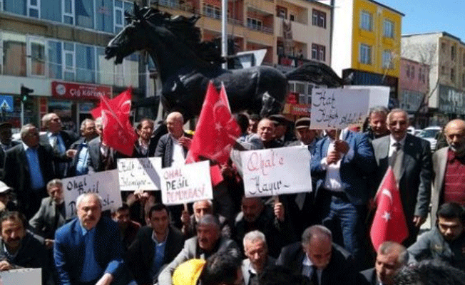 CHP Kars'tan OHAL'e karşı oturma eylemi