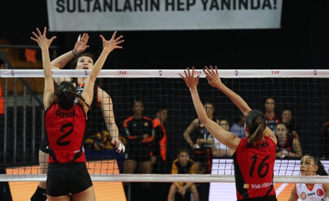 Vakıfbank finalde ilk adımı attı