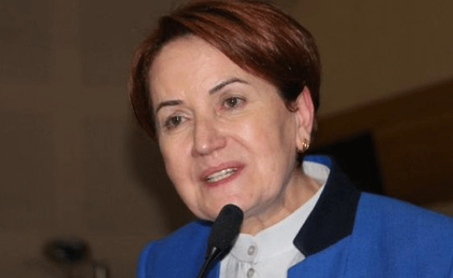 Meral Akşener gözyaşlarını tutamadı