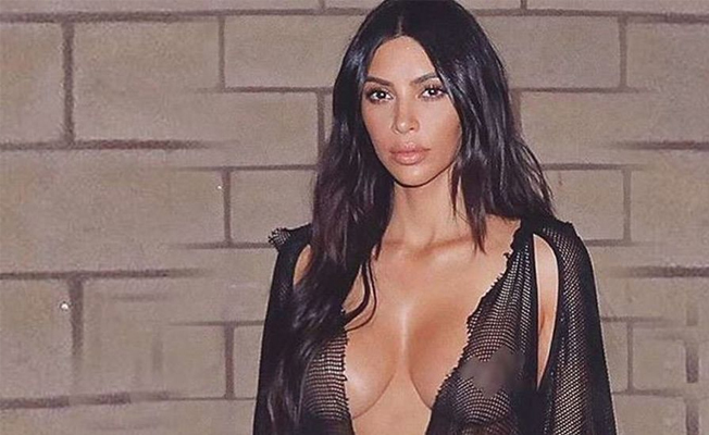 Kardashian olay oldu... Üstsüz fotoğraf paylaştı