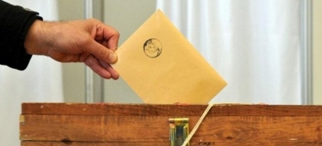 Erken seçim teklifi komisyondan geçti