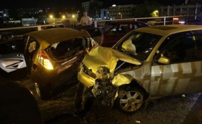 Ankara’da 10 aracın karıştığı zincirleme kaza