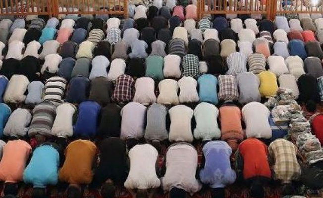 YÖK: Sınav ve dersleri cuma namazına denk getirmeyin