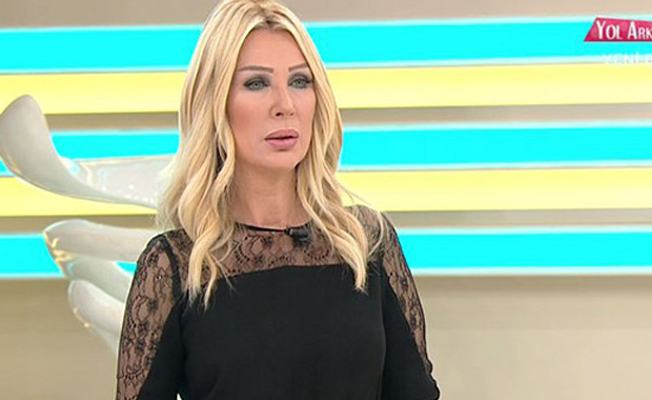 Türk seyircisi bunu da gördü! Stüdyo'da 'salatalık' izdihamı