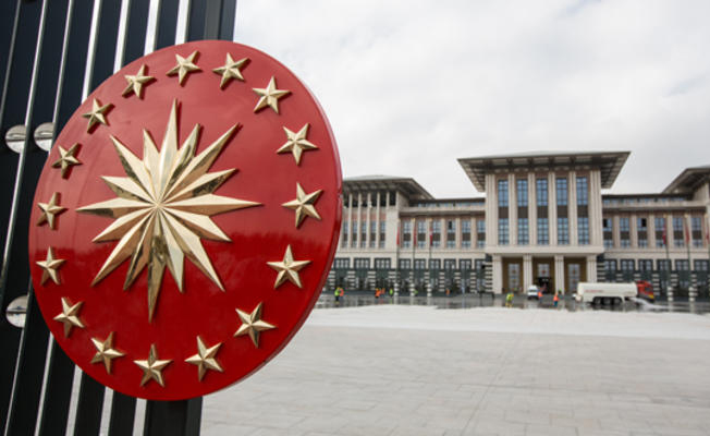 Cumhurbaşkanı adaylığı için üniversite diploması gerekiyor...