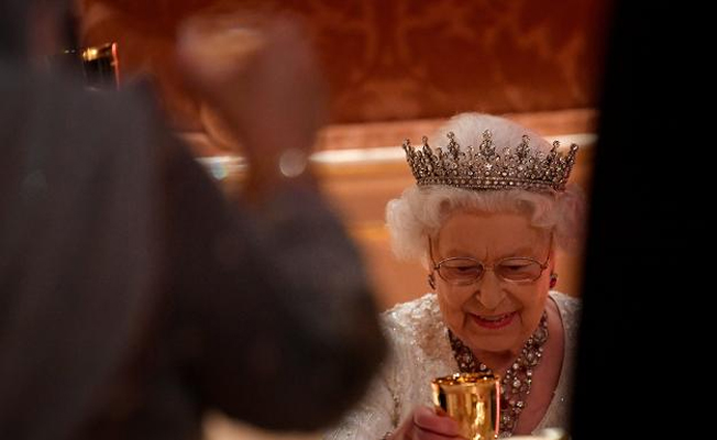 Kraliçe 2. Elizabeth neden iki tane doğum günü kutluyor?