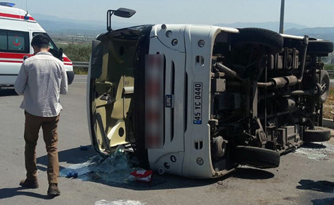 Asker taşıyan minibüs ile TIR çarpıştı: Çok sayıda yaralı var