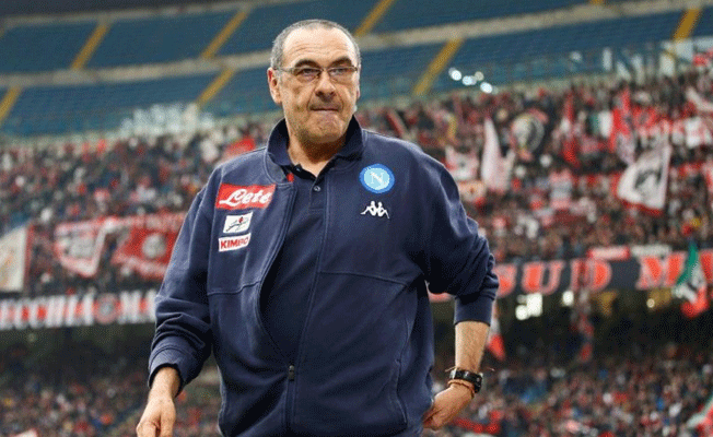 Napoli Teknik Direktörü Sarri’den Juventus taraftarına olay hareket