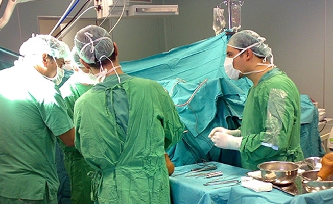 Dünyada bir ilk: Penis ve testis torbası nakli yapıldı