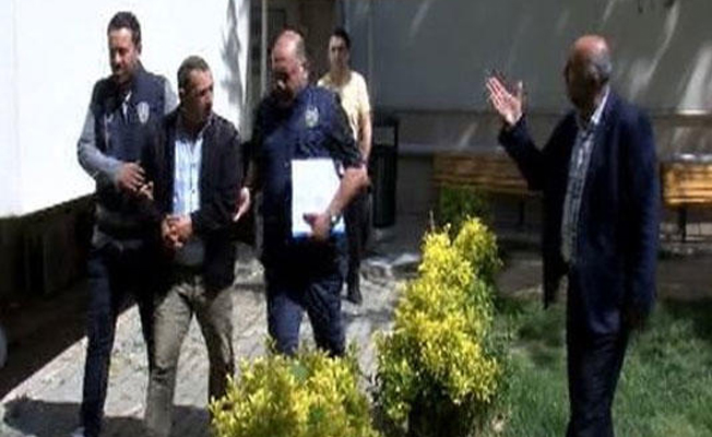 ‘Utanmıyor musun? Ben sana ekmek veriyorum!’