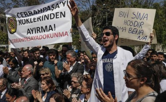 Cerrahpaşa Tıp'ta 'bölünme' protestosu