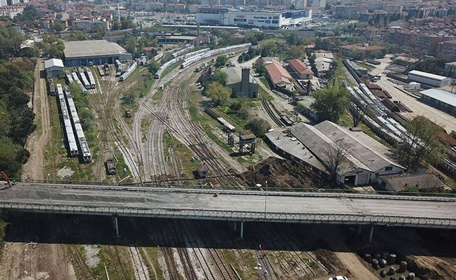 Tıbbiye Caddesi üzerindeki köprü yıkılıyor