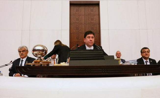 Cumhurbaşkanı adayı olan kişiler milletvekili adayı olamayacak