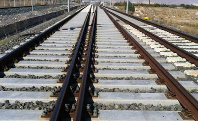 TCDD'den flaş uyarı: Raylara yaklaşmayın