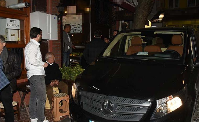 Ünlü ismin yardımcıları gazetecilere saldırdı