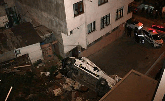 Servis minibüsü 20 metreden uçtu