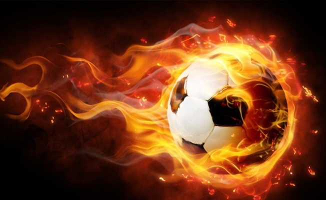 Ünlü futbolcu teknik direktörü mahkemeye verdi