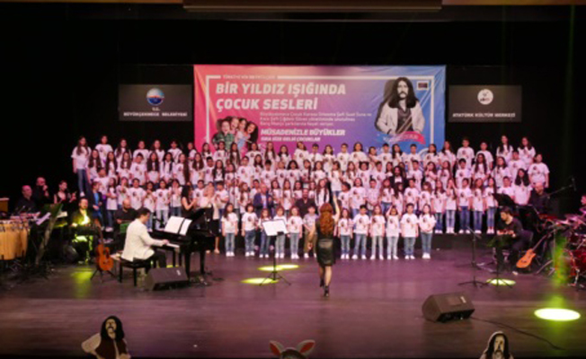 Çocuklar ’Barış Abi’lerinin şarkılarını seslendirdi