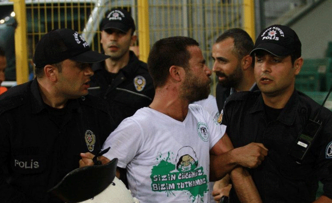 Tribünlerde taşkınlık yapan iki Konyaspor taraftarı gözaltına alındı