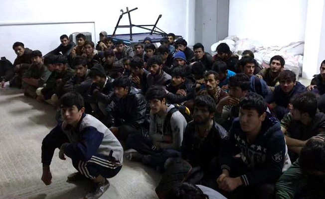 14 kişilik minibüste, 56 kaçak yakalandı