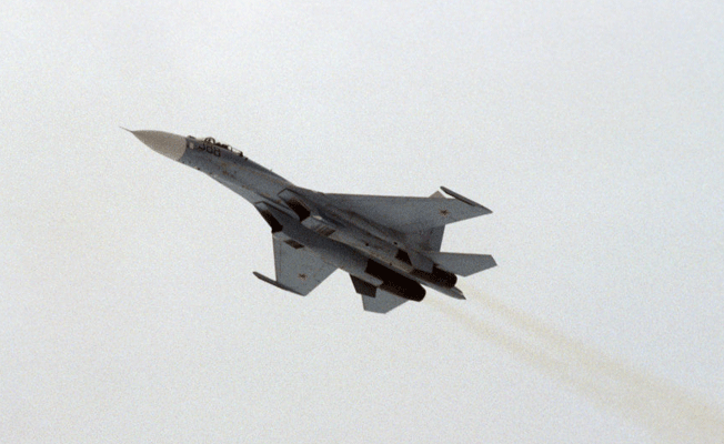 Rus Su-27 jetinden ABD savaş uçağına Baltık Denizi üzerinde önleme