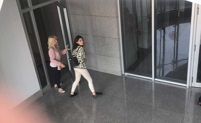 Hakim karşısına çıkan Ceren Hindistan, adliye çıkışı koşarak kaçtı