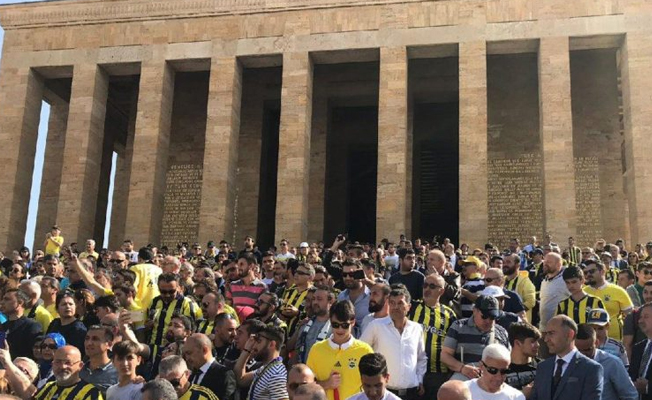 Fenerbahçeliler Anıtkabir’e akın etti