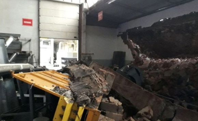 Gaziantep'te fabrika duvarı çöktü, bir işçi yaşamını yitirdi