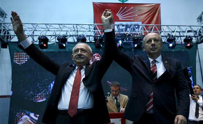 Ve Muharrem İnce, CHP rozetini çıkardı...İşte ilk sözleri
