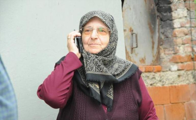 Muharrem İnce'nin annesi oğlunun adaylık konuşmasını böyle izledi