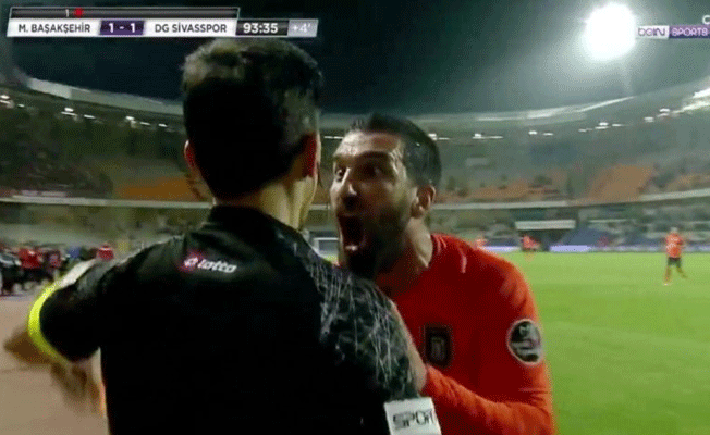 Arda Turan çıldırdı, yardımcı hakem Erdinç Sezertam’ı itti!
