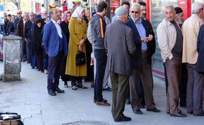 Ramazan gelmeden 'kuyruk' başladı