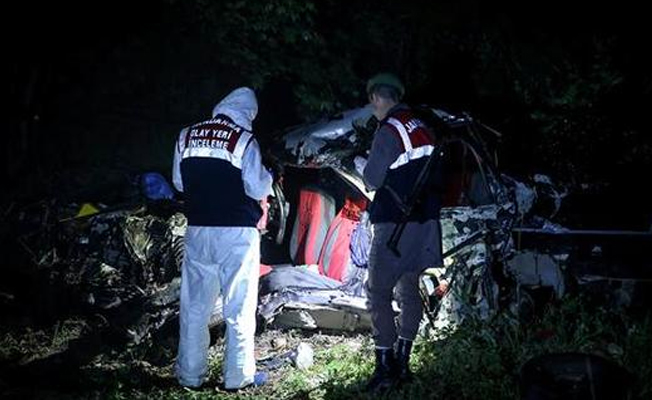 TIR, otomobili biçti; çok sayıda ölü ve yaralı... Olay yerinden kaçtı