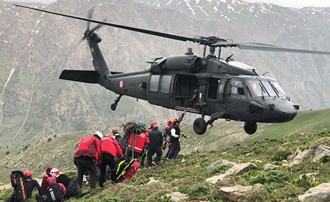 Yaralı kadın askeri helikopterle hastaneye kaldırıldı
