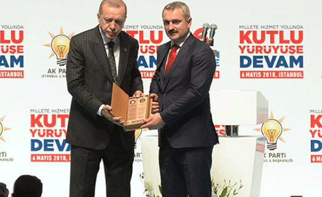 AKP İstanbul'da Bayram Şenocak yeniden seçildi