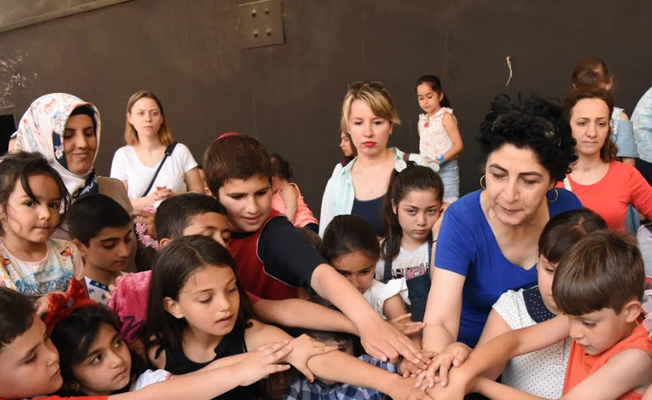 Nisan Ayı’nda doğan çocuklar için pasta kesildi