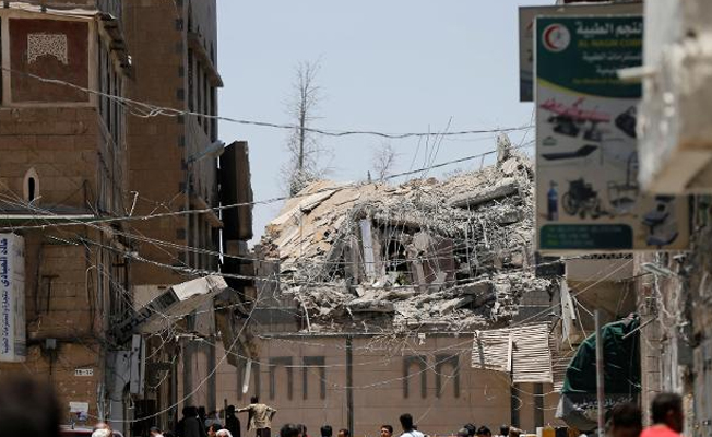Yemen'de Başkanlık sarayına hava saldırısı: Çok sayıda ölü var