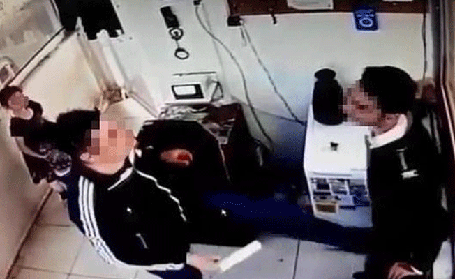 Yönetici çocuklarının gözü önünde güvenlikçiye saldırdı