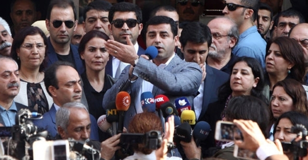 Demirtaş: Toplumda yarattıkları öfke öyle büyük ki, ne zaman patlayacağı bilinmez!