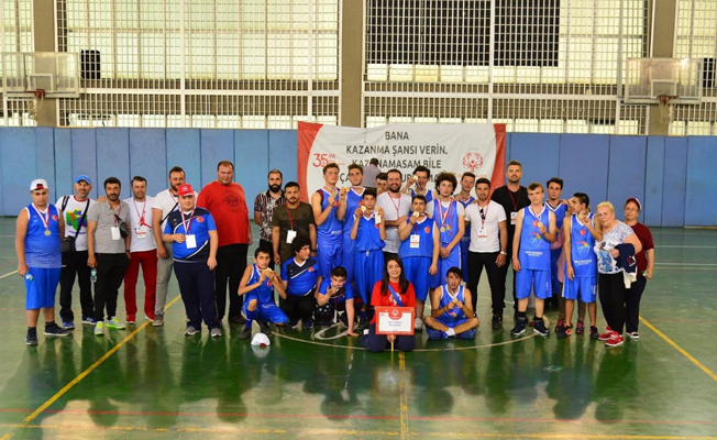 Özel sporculardan büyük başarı