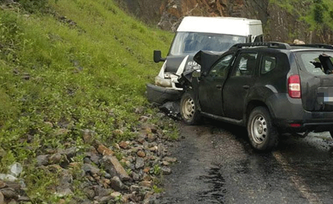 Öğrenci servisi kaza yaptı: 17 kişi yaralandı