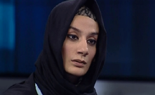 'Atatürk'ten nefret eden' Esra Elönü'ye soğuk duş