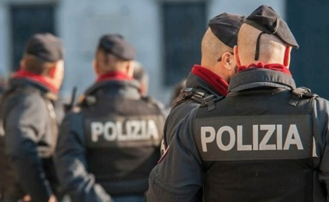 6 yaşındaki kız çocuğu polisi aradı: Annemi dövüyor
