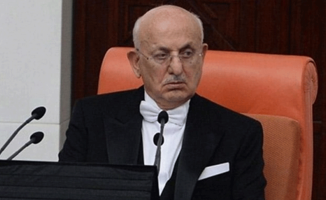 Kahraman'ın seçimlere 1.5 ay kala milletvekili albümü bastırıp dağıtması dikkatleri çekti