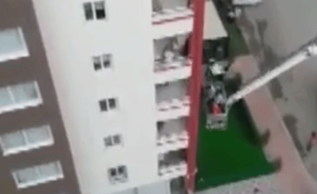 Cinsel saldırıya uğradığını iddia edip balkonda yardım istedi