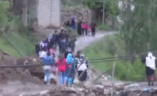Köyü ayağa kaldıran olay! Herkes oraya koştu...