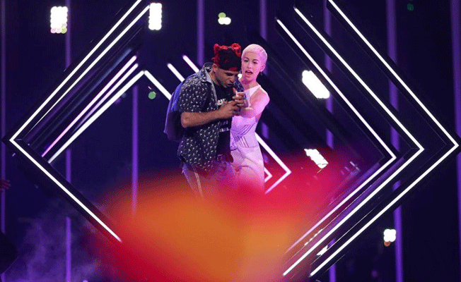 Eurovision’da skandal olay! Bir anda sahneye çıktı ve...
