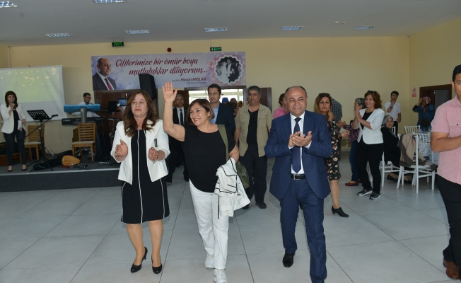 Selvi Kılıçdaroğlu Çiğli'de Annelerle buluştu