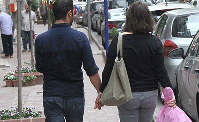 Esra Dermancıoğlu, genç sevgilisinden ayrıldı