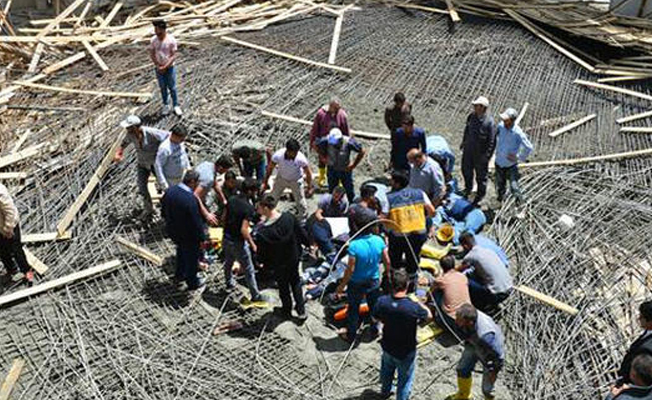 Cami inşaatında göçük... Çok sayıda yaralı var